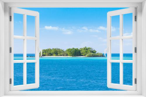 Fototapeta Naklejka Na Ścianę Okno 3D - Sunny Waters Idyllic Seascape