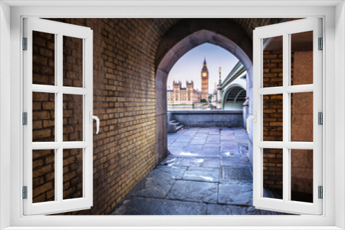 Fototapeta Naklejka Na Ścianę Okno 3D - Big Ben, Queen Elizabeth Tower and Wesminster Bridge framed in A