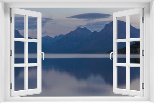 Fototapeta Naklejka Na Ścianę Okno 3D - Lake McDonald in Glacier National Park