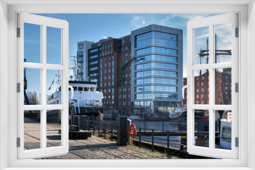 Fototapeta Naklejka Na Ścianę Okno 3D - Harburg Binnenhafen Lotsekai sonnig
