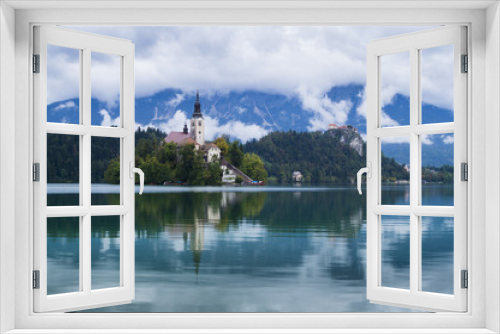 Fototapeta Naklejka Na Ścianę Okno 3D - Piękny świt nad jeziorem Bled
