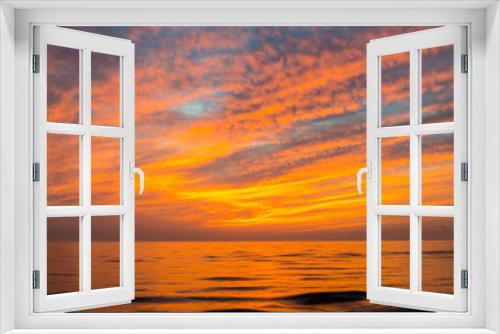 Fototapeta Naklejka Na Ścianę Okno 3D - dramatic red sunset
