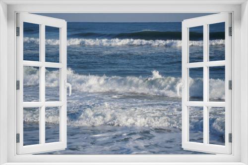 Fototapeta Naklejka Na Ścianę Okno 3D - Winter sea waves splashing with white foam