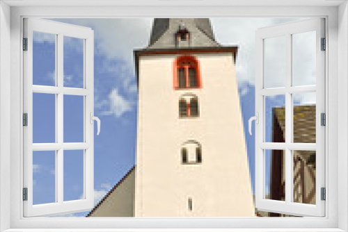 Fototapeta Naklejka Na Ścianę Okno 3D - Historischer Kirchturm in Traben-Trarbach, Mosel Deutschland