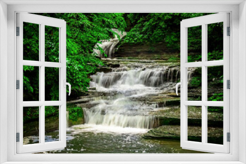 Fototapeta Naklejka Na Ścianę Okno 3D - Waterfall at Eagle Cliff Falls in NYS