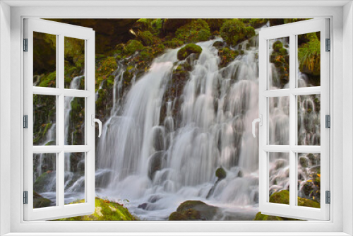 Fototapeta Naklejka Na Ścianę Okno 3D - 日本の滝（本滝伏流水。秋田県）