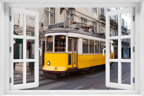 Fototapeta Naklejka Na Ścianę Okno 3D - Traditional Tram On Street