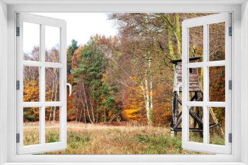 Fototapeta Naklejka Na Ścianę Okno 3D - Panoramic view of a hunting pulpit in autumn.