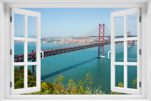 Fototapeta Naklejka Na Ścianę Okno 3D - Puente sobre el río Tajo en Lisboa, Portugal