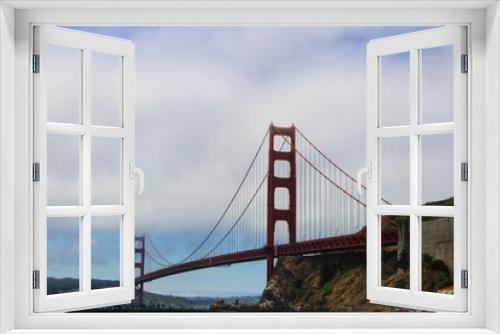 Fototapeta Naklejka Na Ścianę Okno 3D - Stunning view of the iconic Golden Gate Bridge in San Francisco, California, USA