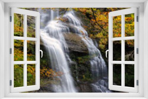 Fototapeta Naklejka Na Ścianę Okno 3D - Uguna waterfalln in autumn