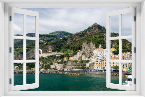 Fototapeta Naklejka Na Ścianę Okno 3D - The city of Amalfi, on the Amalfi coast, Italy