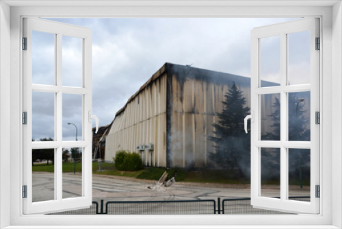 Fototapeta Naklejka Na Ścianę Okno 3D - incendio de una fabrica en burgos