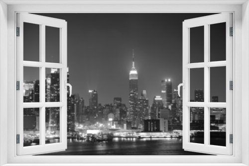 Fototapeta Naklejka Na Ścianę Okno 3D - New York City Manhattan black and white