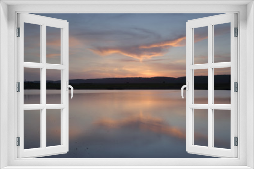 Fototapeta Naklejka Na Ścianę Okno 3D - Sunset views across Duralia Lake, Penrith