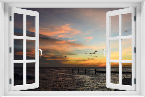 Fototapeta Naklejka Na Ścianę Okno 3D - Scenic view of sun setting and bright horizon in Caribbean sea.