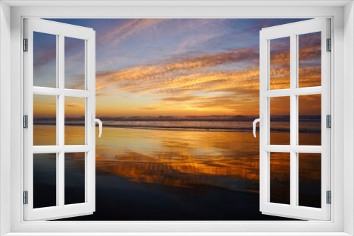 Fototapeta Naklejka Na Ścianę Okno 3D - Sunset at Ocean Beach