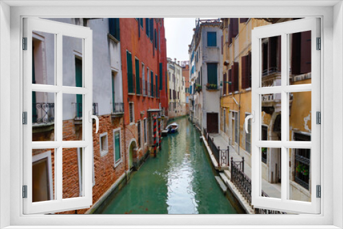 Fototapeta Naklejka Na Ścianę Okno 3D - Italy Venice city view on a sunny autumn day