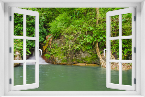 Fototapeta Naklejka Na Ścianę Okno 3D - Waterfall in deep rain forest jungle. Krok E Dok Waterfall Sarab
