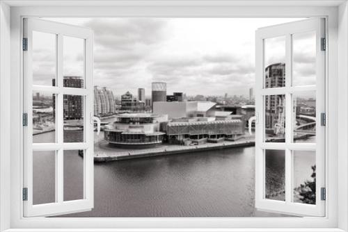 Fototapeta Naklejka Na Ścianę Okno 3D - Manchester - Salford Quays. Black white photo.