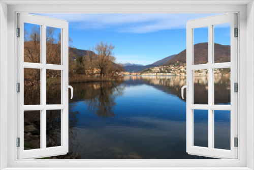 Fototapeta Naklejka Na Ścianę Okno 3D - Ponte Tresa (lago di Lugano)