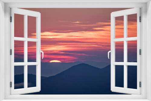 Fototapeta Naklejka Na Ścianę Okno 3D - Coucher de soleil sur les montagnes Vosgiennes