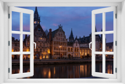 Fototapeta Naklejka Na Ścianę Okno 3D - Long Exposure of the twilight by the Ghent waterfront