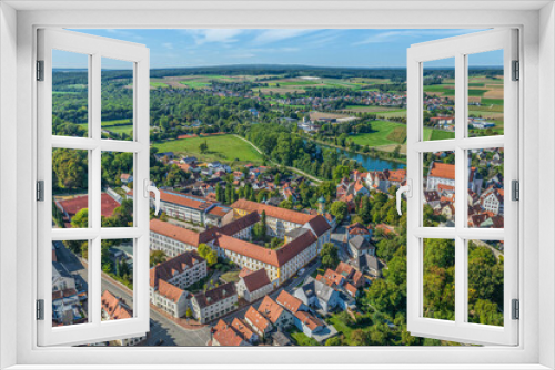 Fototapeta Naklejka Na Ścianę Okno 3D - Ausblick auf die oberbayerische Kreisstadt Neuburg an der Donau