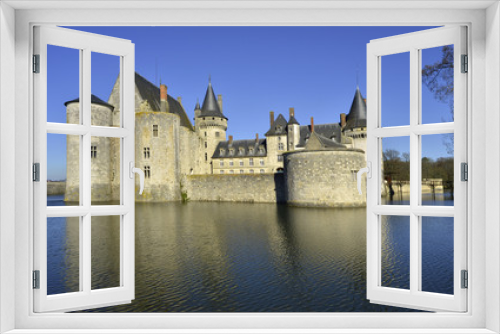 Fototapeta Naklejka Na Ścianę Okno 3D - Château de Sully-sur-Loire (45600) sur l'eau, département du Loiret, en région Centre-Val de Loire, France