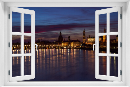 Fototapeta Naklejka Na Ścianę Okno 3D - The Elbe river in Dresden at dawn, Germany