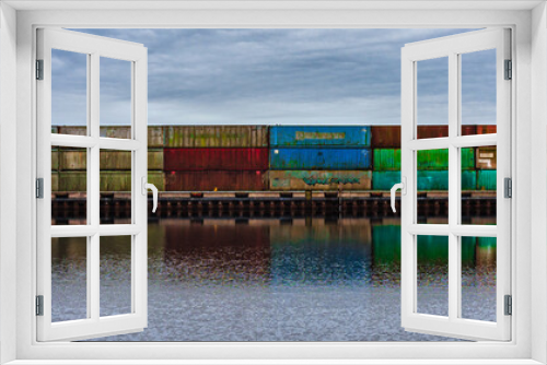 Fototapeta Naklejka Na Ścianę Okno 3D - Seecontainer