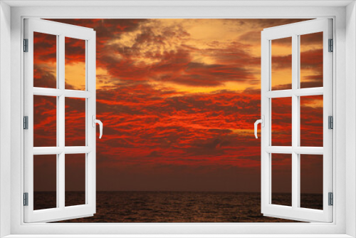 Fototapeta Naklejka Na Ścianę Okno 3D - Attractive dramatic red sunset with cloudy sky