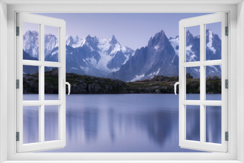 Fototapeta Naklejka Na Ścianę Okno 3D - Lac De Cheserys, Grandes Jorasses, Aiguille du Grépon, Aiguille du Plan, Haute-Savoie, Frankreich