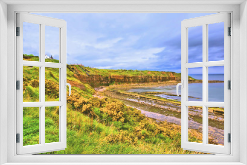 Fototapeta Naklejka Na Ścianę Okno 3D - Cove bay with cliffs on the east coast of Scotland