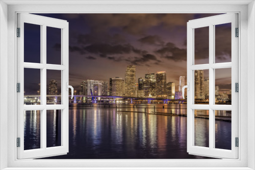 Fototapeta Naklejka Na Ścianę Okno 3D - Miami city skyline at dusk with urban skyscrapers , Florida