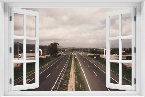 Fototapeta Naklejka Na Ścianę Okno 3D - Empty highway to south