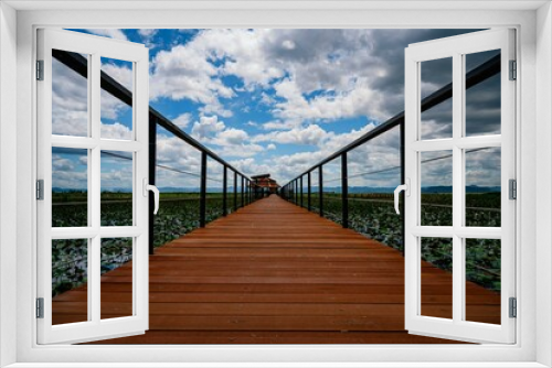 Fototapeta Naklejka Na Ścianę Okno 3D - wooden bridge over the sea