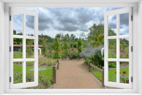 Fototapeta Naklejka Na Ścianę Okno 3D - Jardin et roseraie