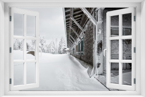 Fototapeta Naklejka Na Ścianę Okno 3D - winter hike