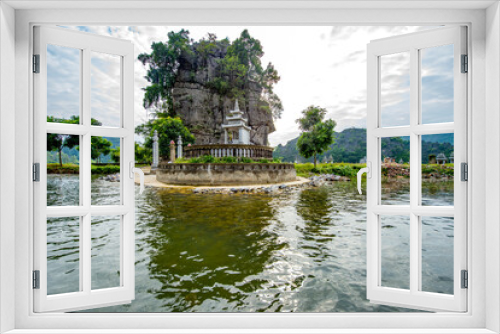 Fototapeta Naklejka Na Ścianę Okno 3D - Ninh Binh Province - Vietnam. December 06, 2015. South of Hanoi, Ninh Binh province is blessed with natural beauty, cultural sights and the Cuc Phuong National Park, Vietnam.