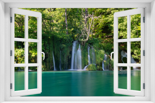 Fototapeta Naklejka Na Ścianę Okno 3D - Naturwunder Plitvicer Seen in Kroatien, leuchtend türkises Wasser 