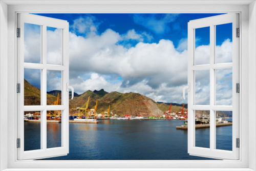 Fototapeta Naklejka Na Ścianę Okno 3D - Harbour of Santa Cruz de Tenerife, Canary Islands, Spain