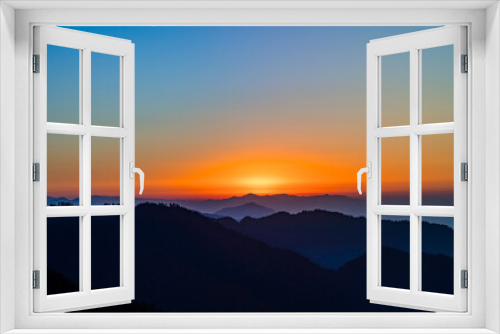 Fototapeta Naklejka Na Ścianę Okno 3D - landscape view of sunrise over the mountains in Nepal