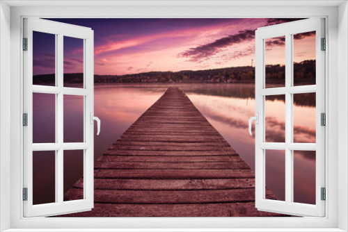 Fototapeta Naklejka Na Ścianę Okno 3D - An empty pier, a beautiful lake