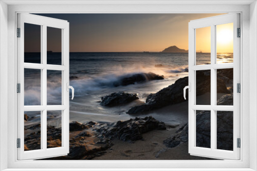 Fototapeta Naklejka Na Ścianę Okno 3D - 夕暮れの美しい海岸の風景	