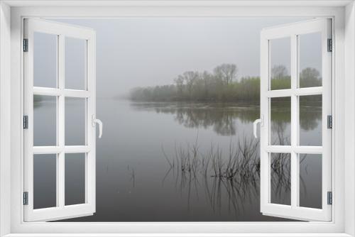 Fototapeta Naklejka Na Ścianę Okno 3D - fog on the river