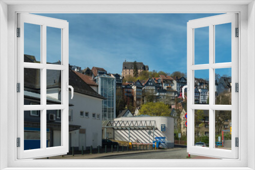 Fototapeta Naklejka Na Ścianę Okno 3D - Ansicht Stadt nach Altstadt am Berg Marburg
