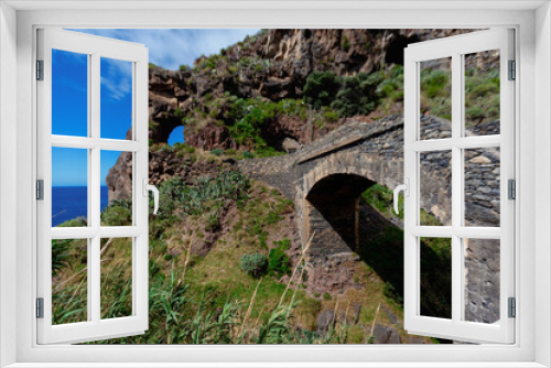 Fototapeta Naklejka Na Ścianę Okno 3D - Explore the breathtaking landscapes of Madeira Island, Pico do Arieiro
