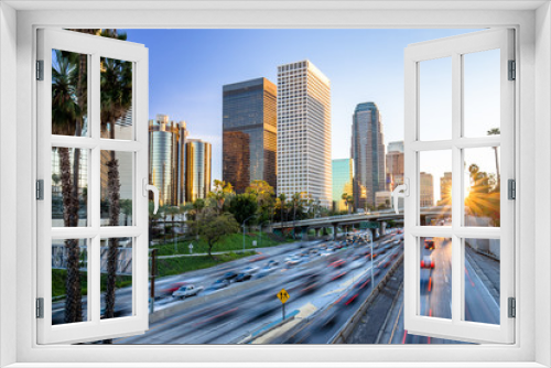 Fototapeta Naklejka Na Ścianę Okno 3D - Los Angeles highway commuter traffic downtown skyline