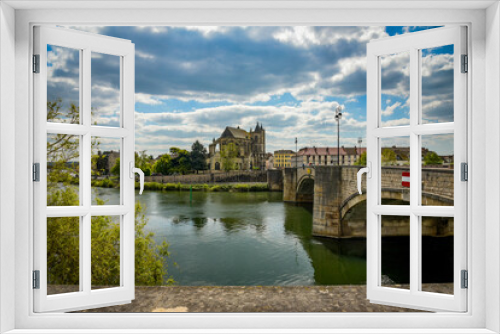 Fototapeta Naklejka Na Ścianę Okno 3D - view on the city of Montereau in Seine et Marne